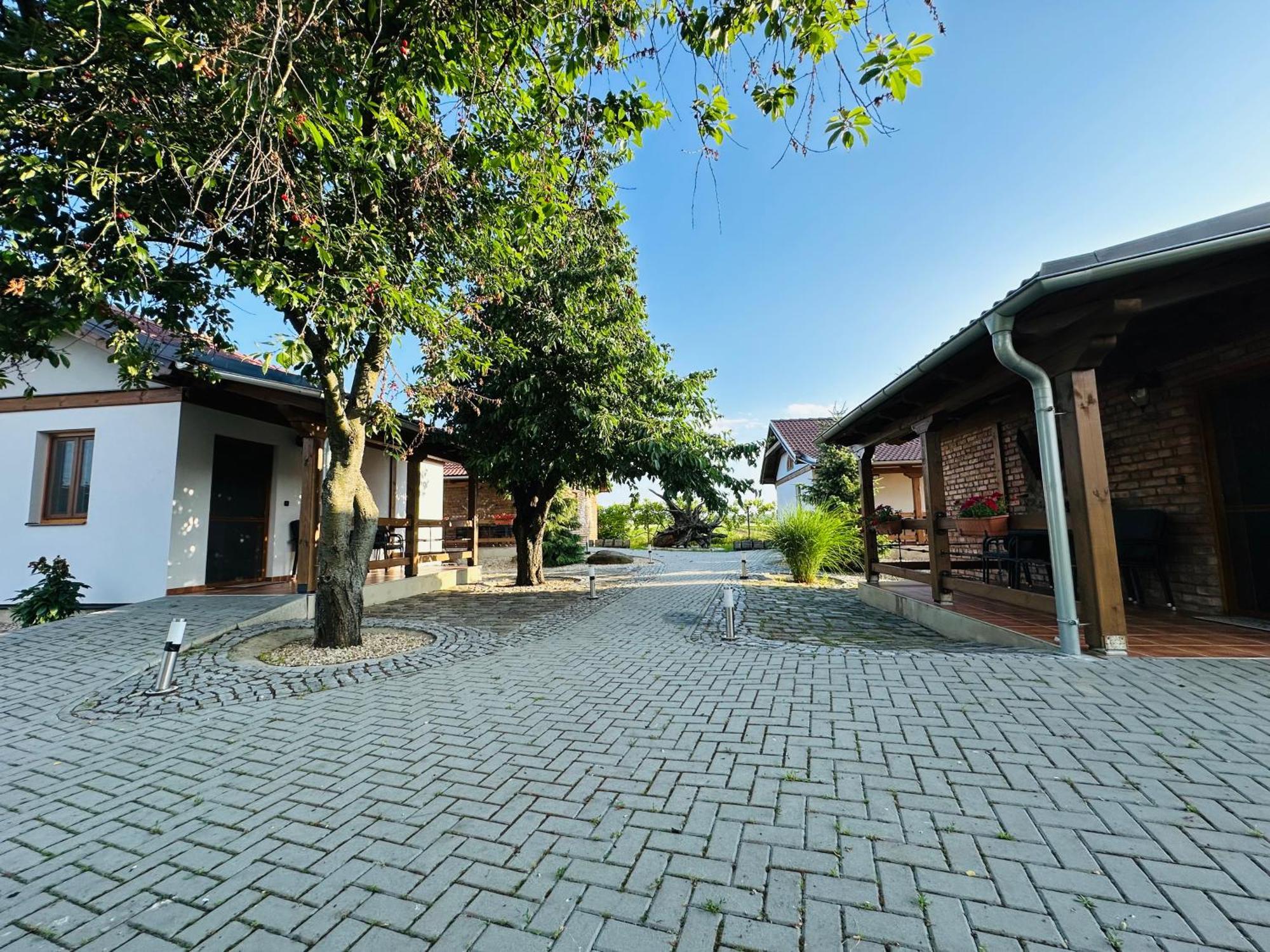 Elements Lednice Exterior foto